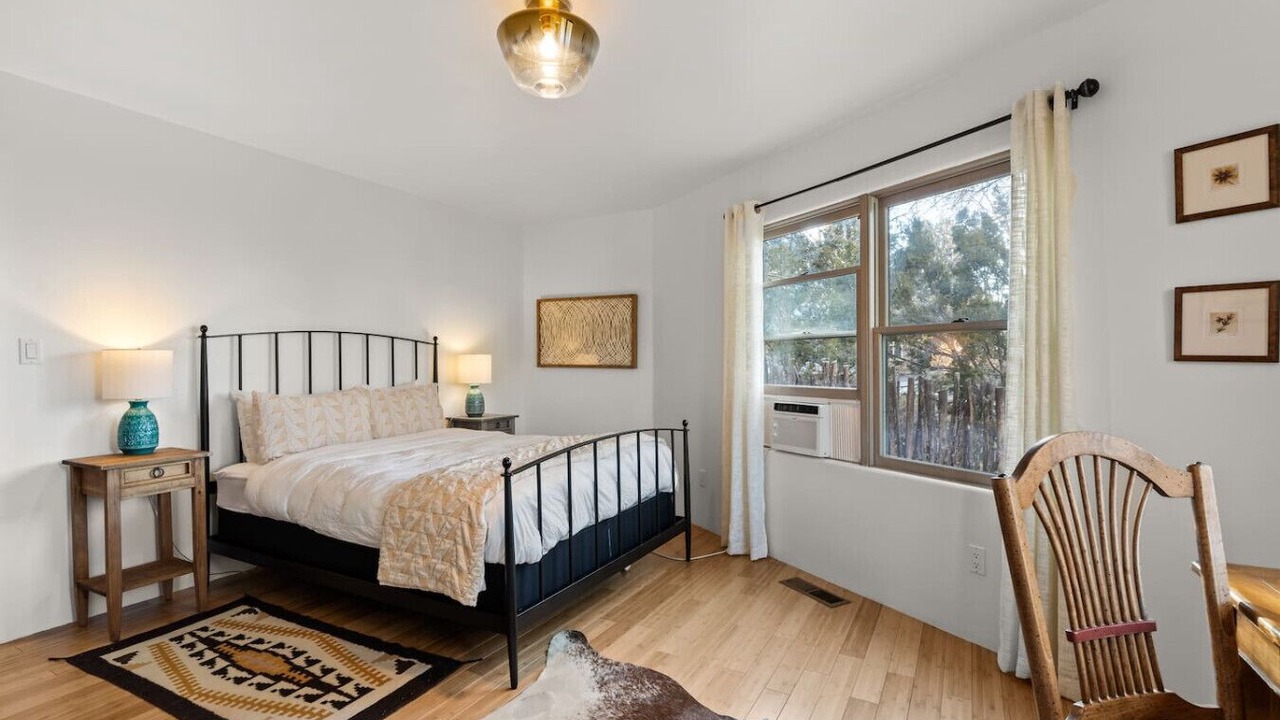 Photo of Bedroom in Tesuque