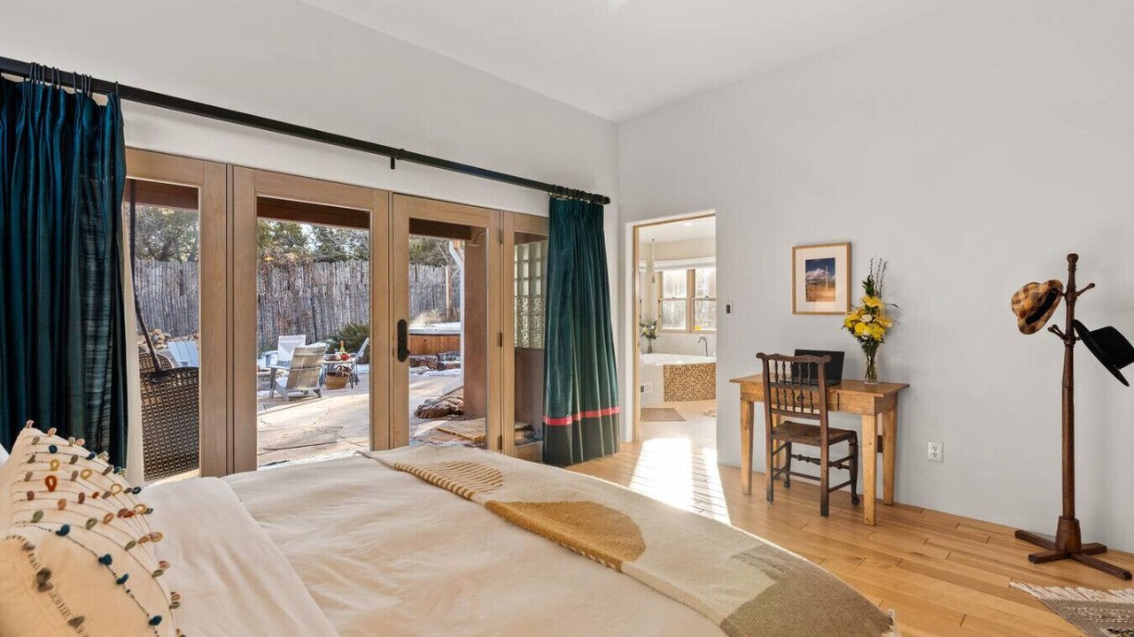 Photo of Bedroom in Tesuque