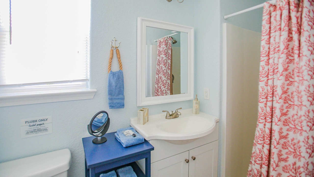 Photo of Bathroom in Surfside Beach