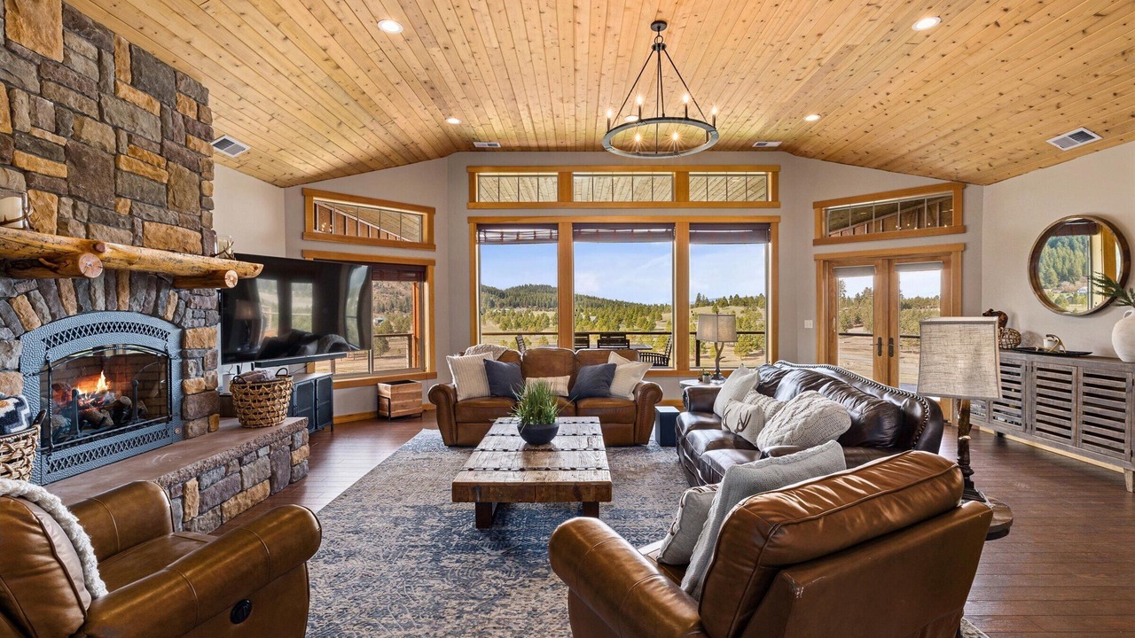 Photo of Livingroom in Cle Elum