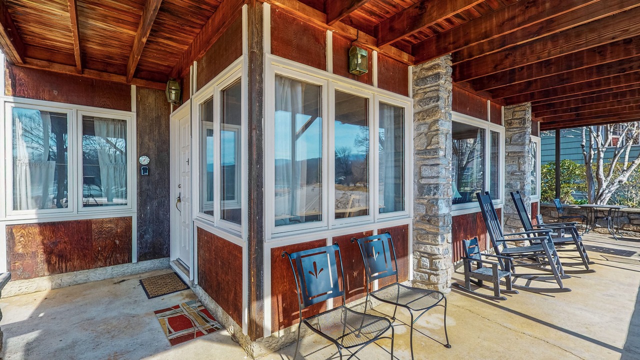 Photo of Patio Balcony in Lake Junaluska