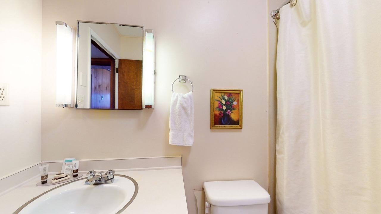 Photo of Bathroom in Lake Junaluska