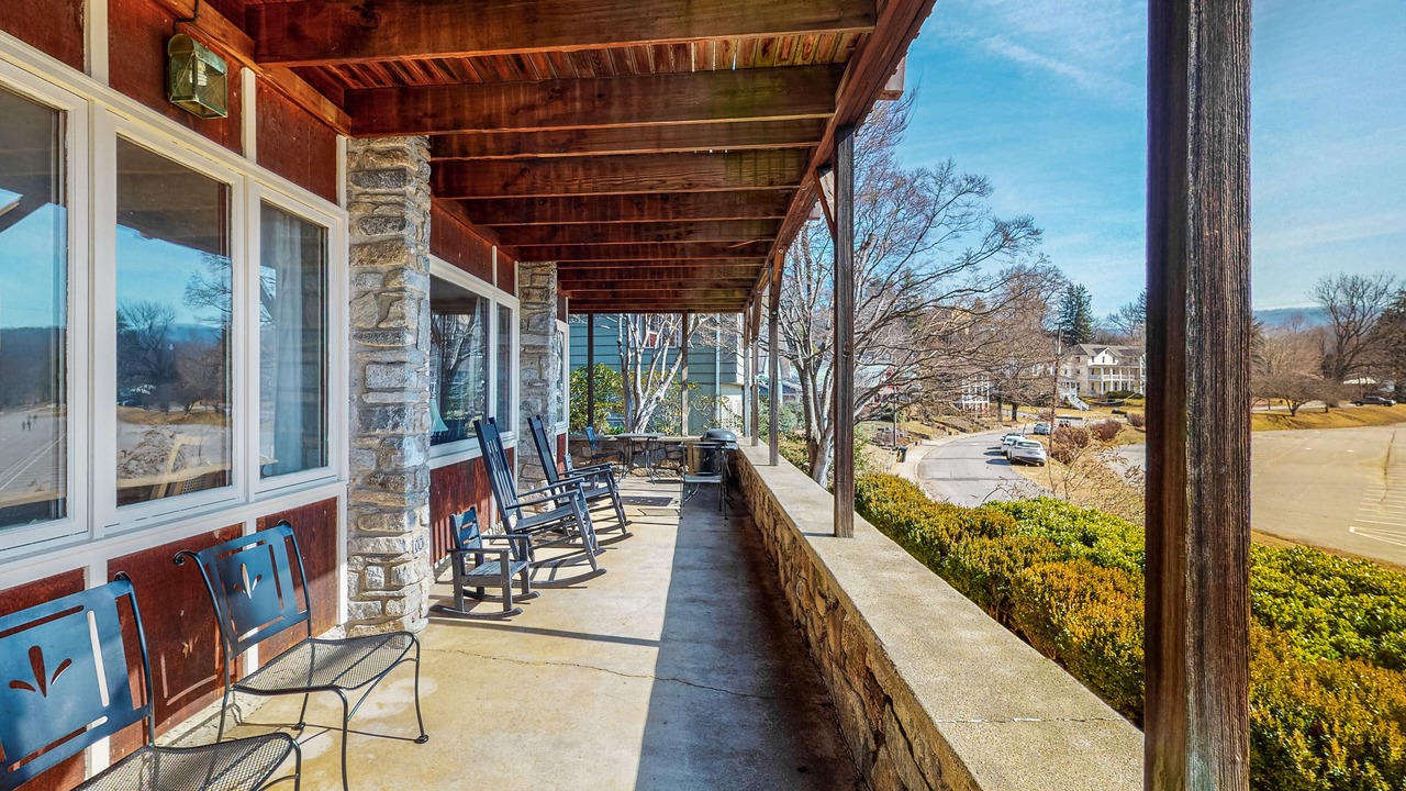 Photo of Patio Balcony in Lake Junaluska
