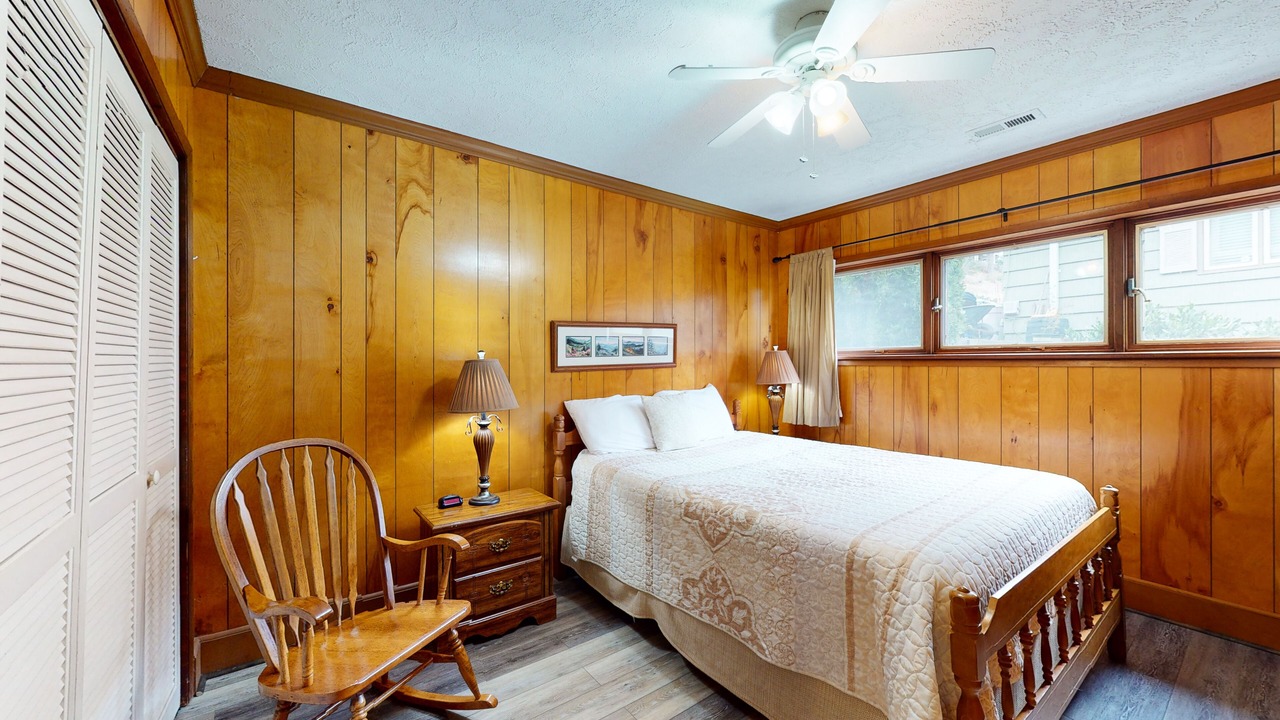 Photo of Bedroom in Lake Junaluska