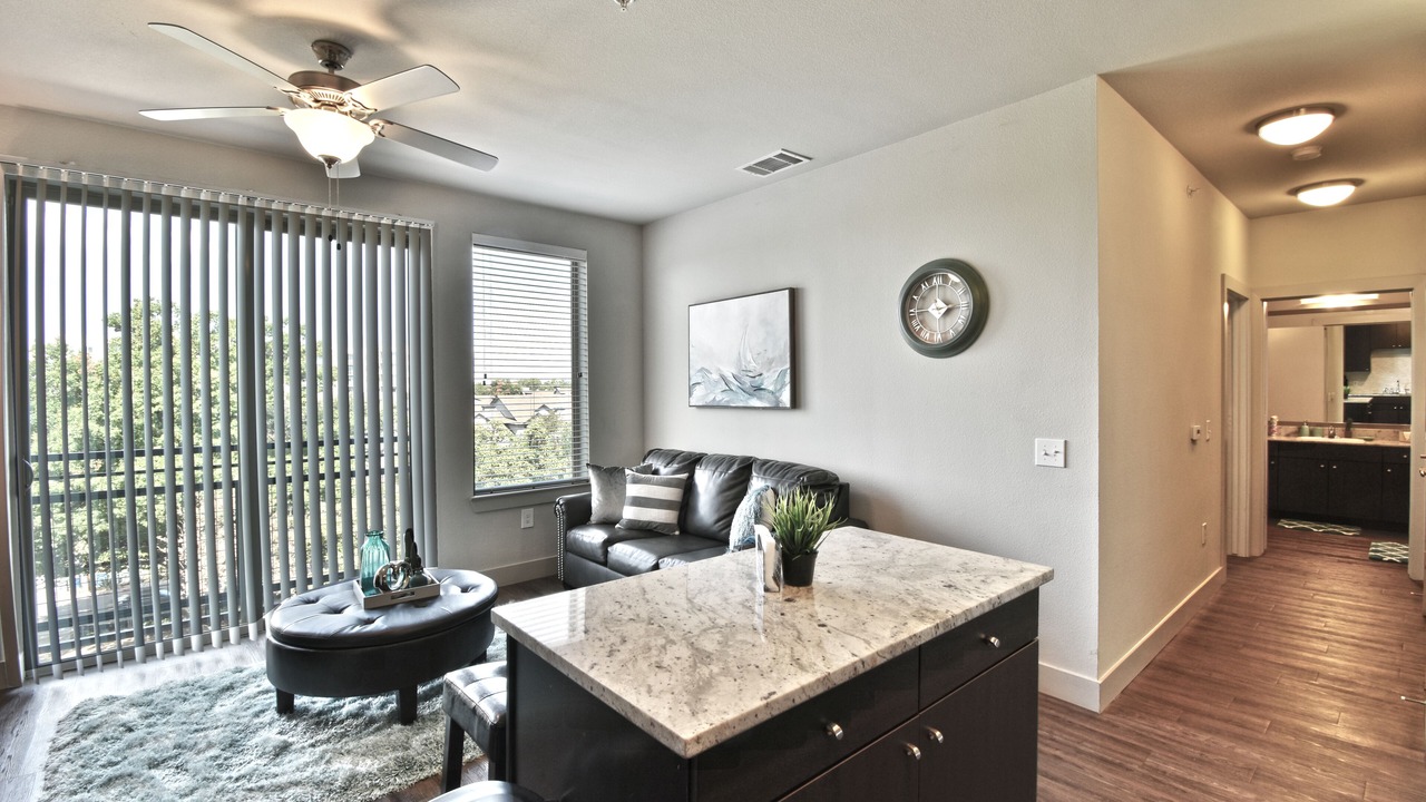 Photo of Livingroom in Knox - Henderson