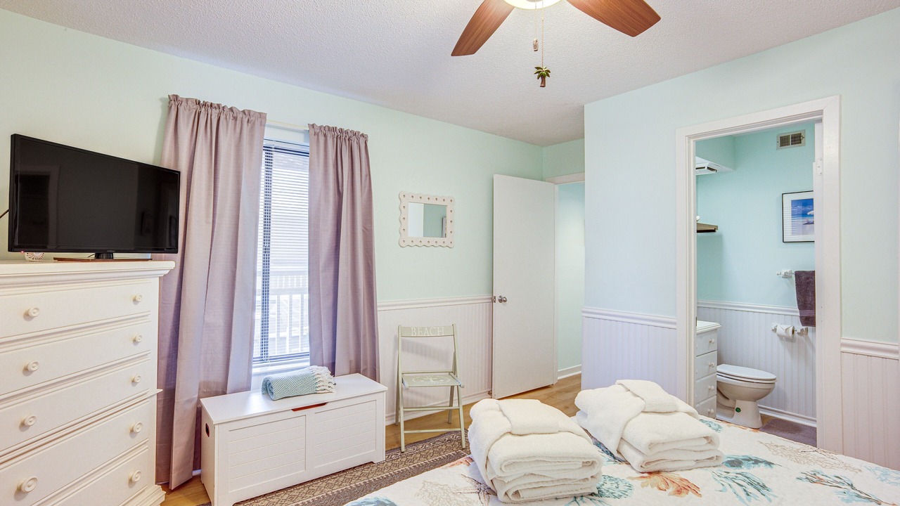 Photo of Bedroom in Oceanmarsh Subdivision