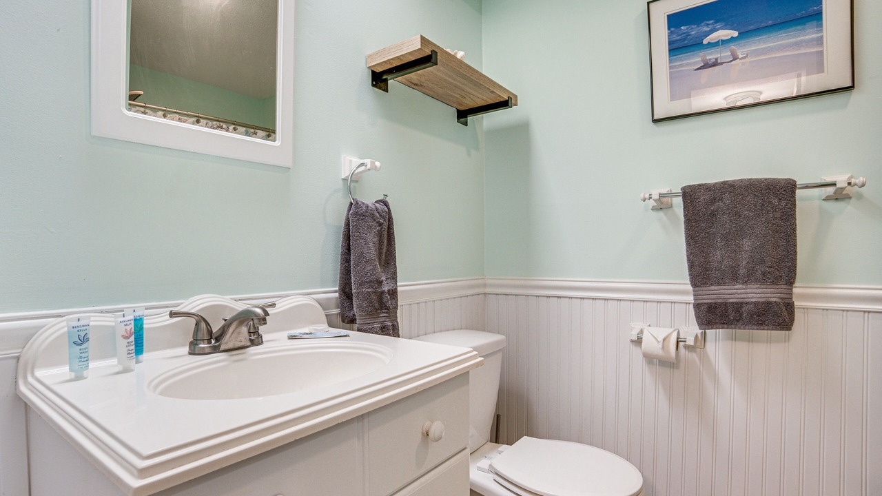 Photo of Bathroom in Oceanmarsh Subdivision