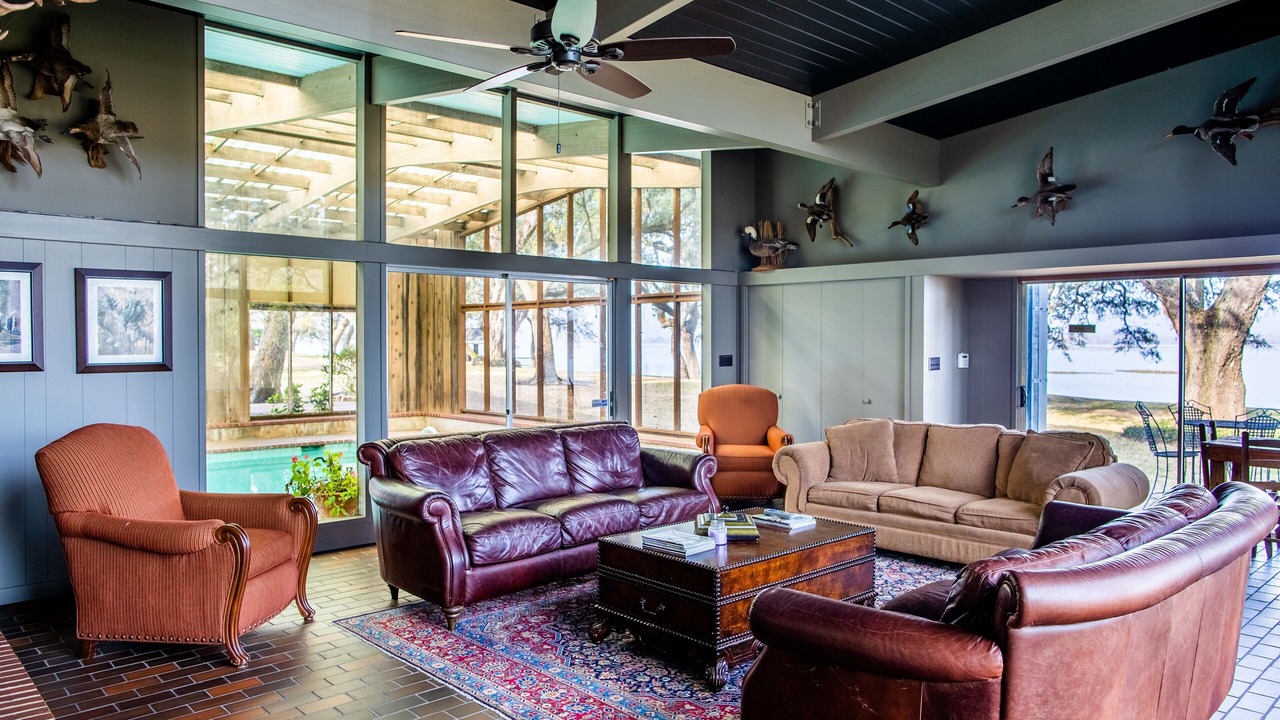 Photo of Livingroom in Eagle Lake