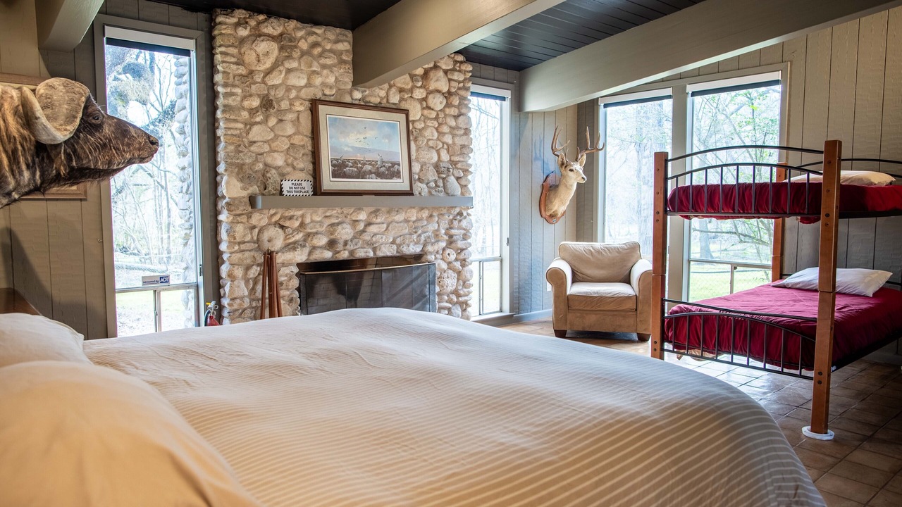 Photo of Bedroom in Eagle Lake