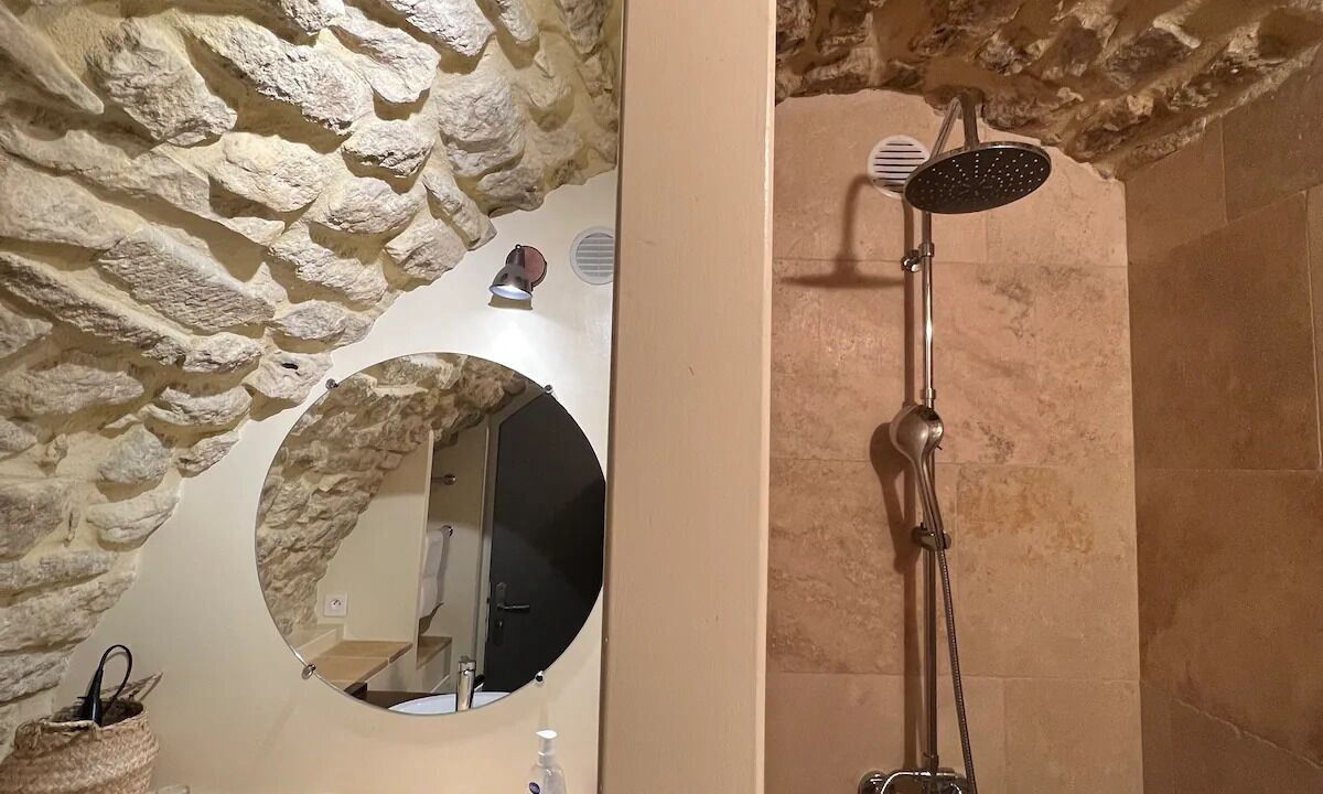 Photo of Bathroom in Montaren-et-Saint-Mediers