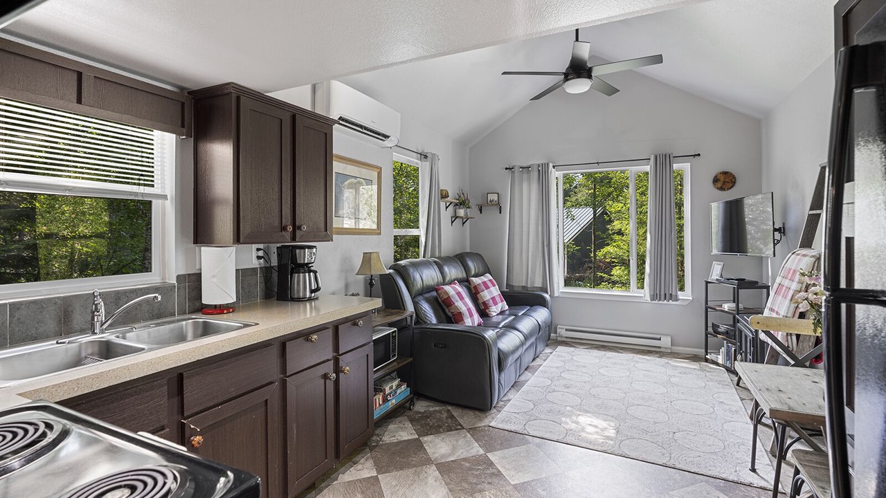 Photo of Livingroom in Ashford