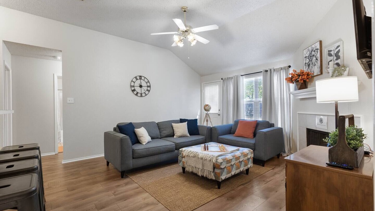 Photo of Livingroom in Burleson