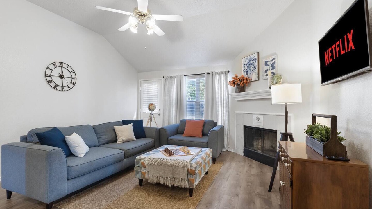 Photo of Livingroom in Burleson