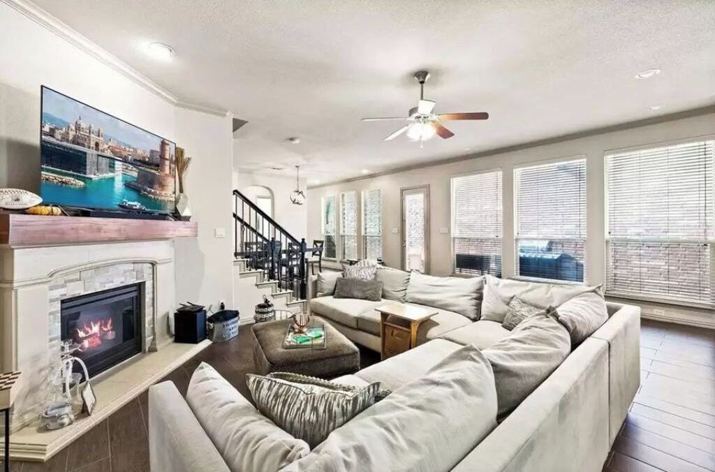 Photo of Livingroom in Lewisville