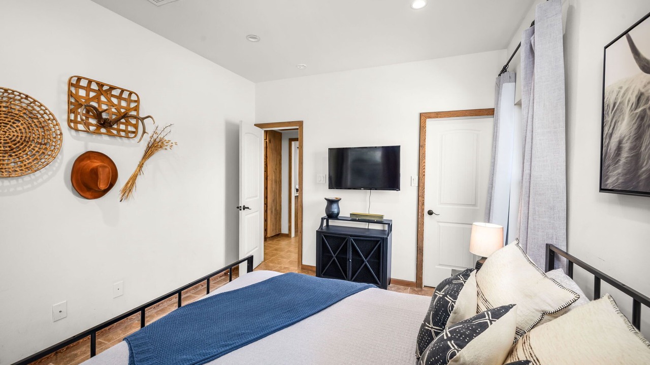 Photo of Bedroom in Kyle
