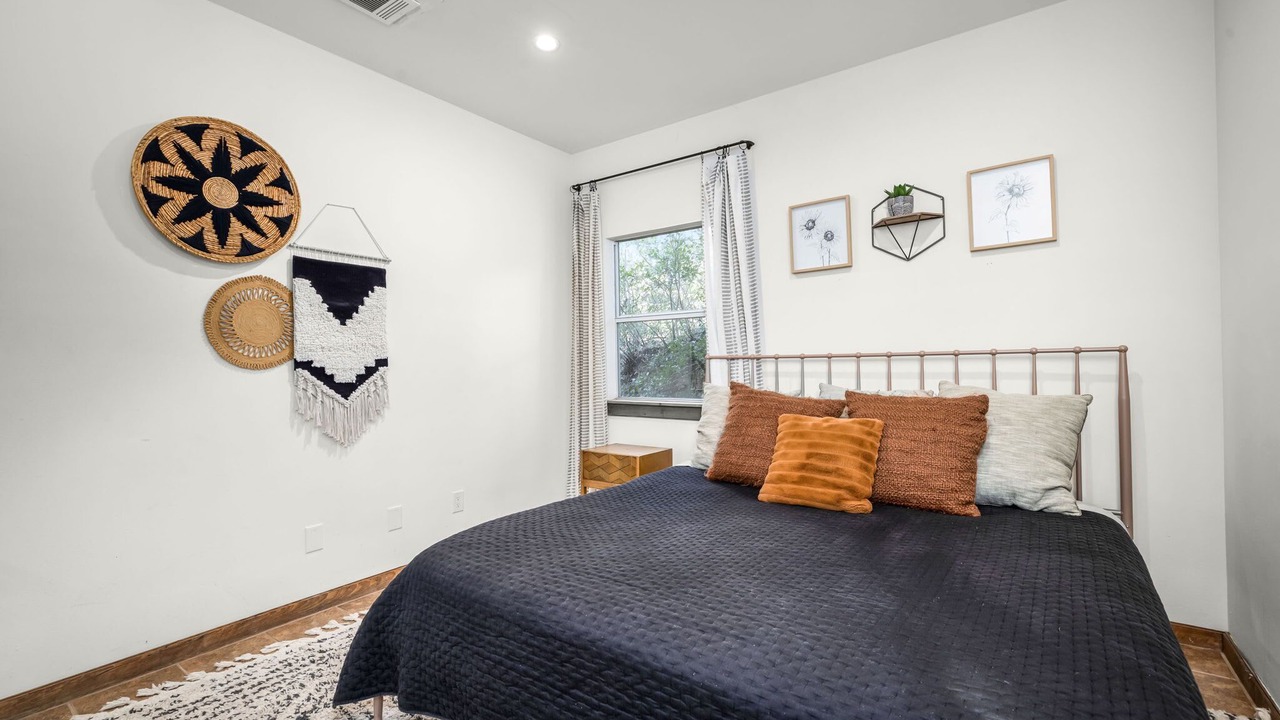 Photo of Bedroom in Kyle