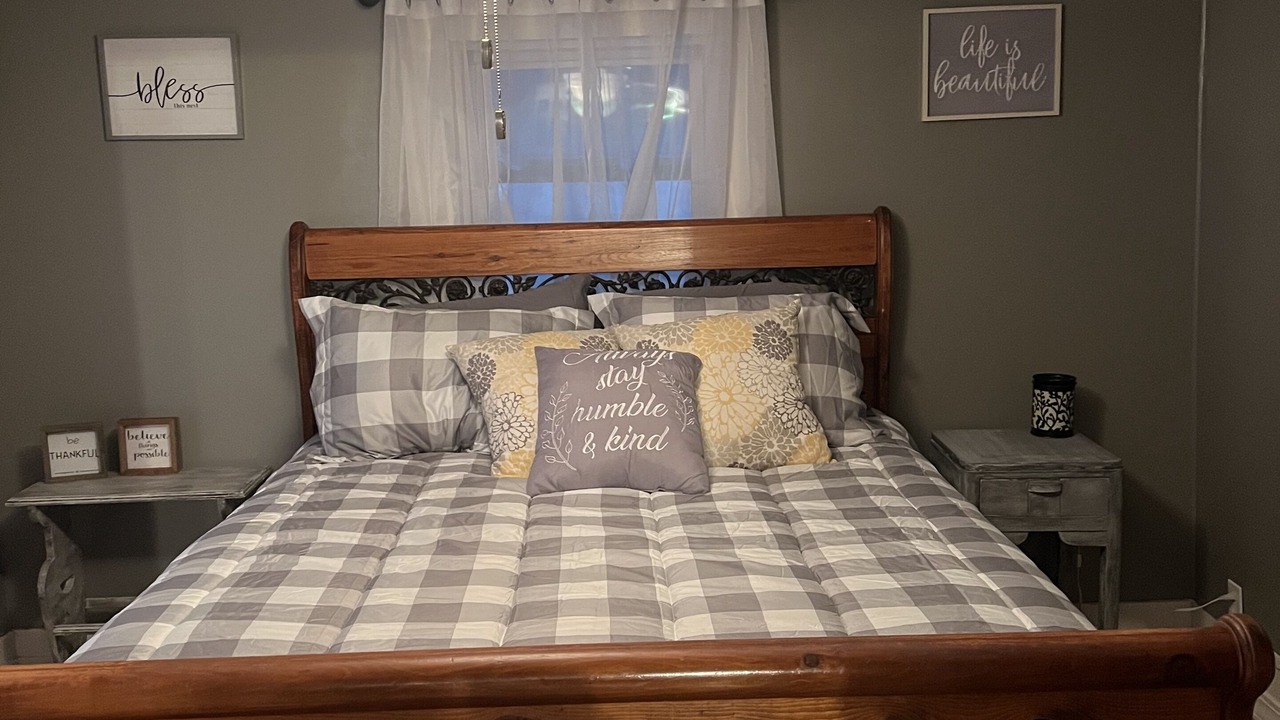 Photo of Bedroom in Mammoth Spring