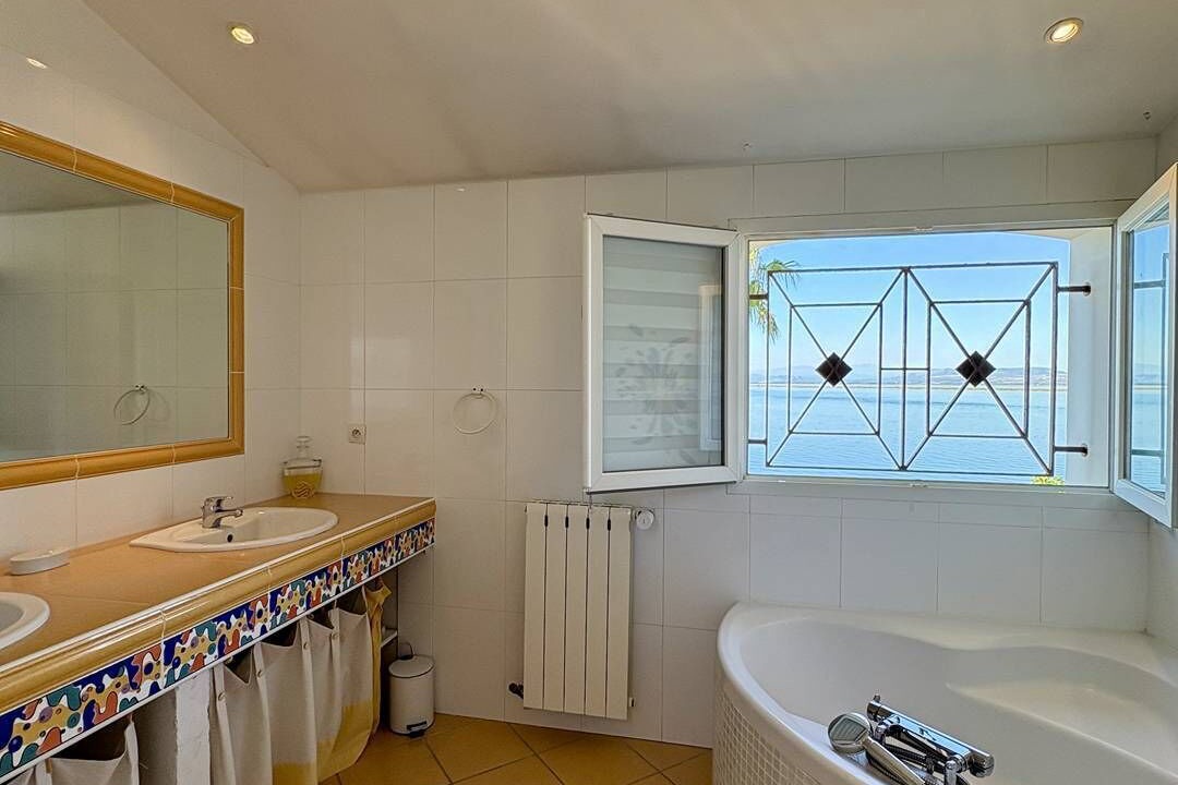 Photo of Bathroom in Port Leucate