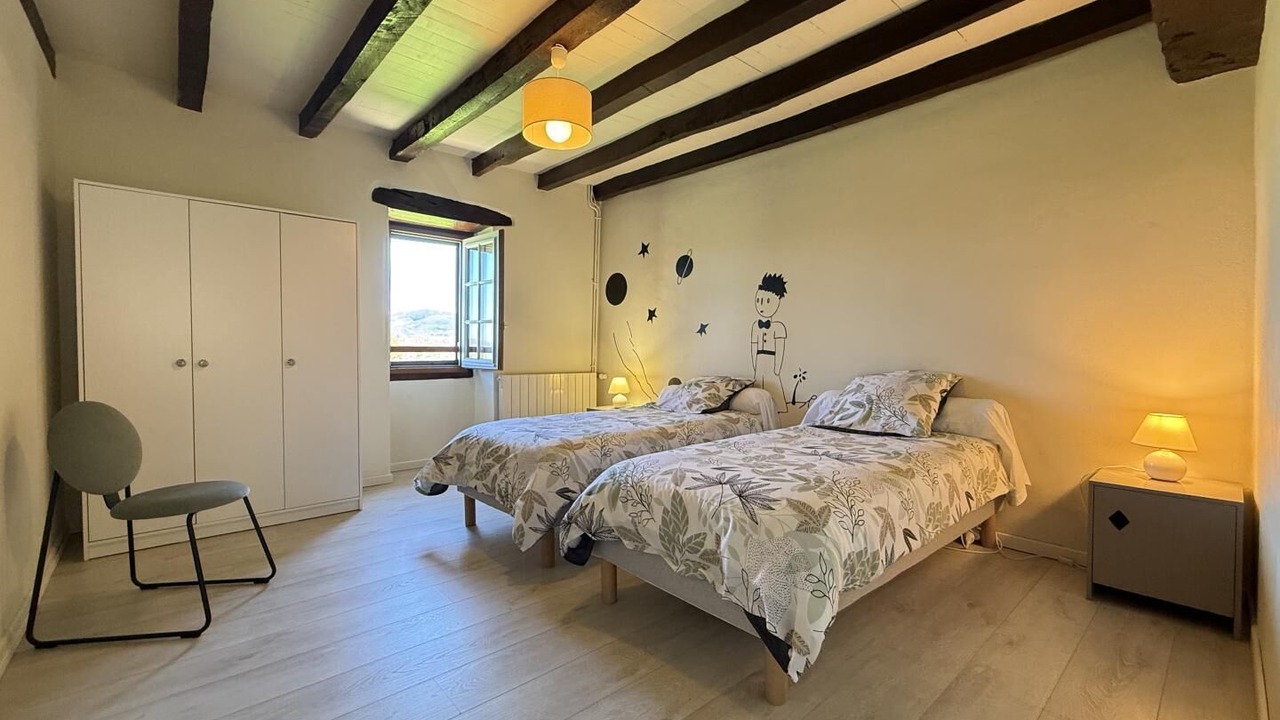 Photo of Bedroom in Sare