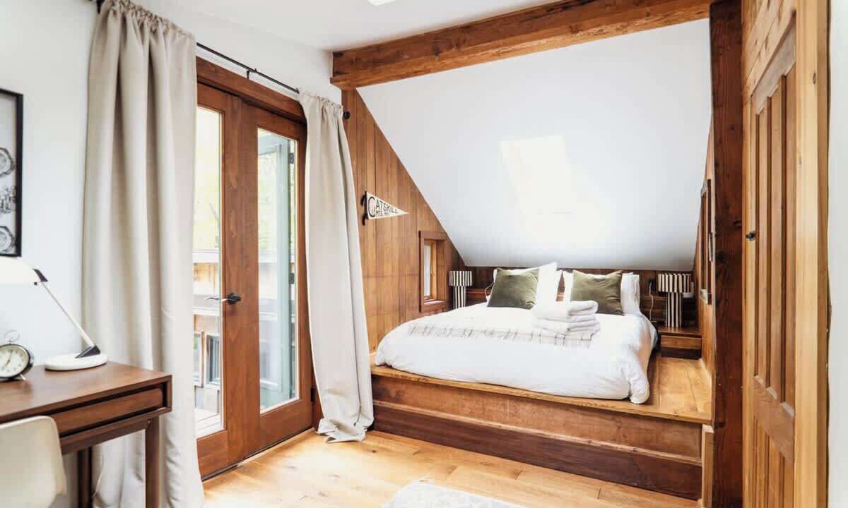 Photo of Bedroom in Lanesville