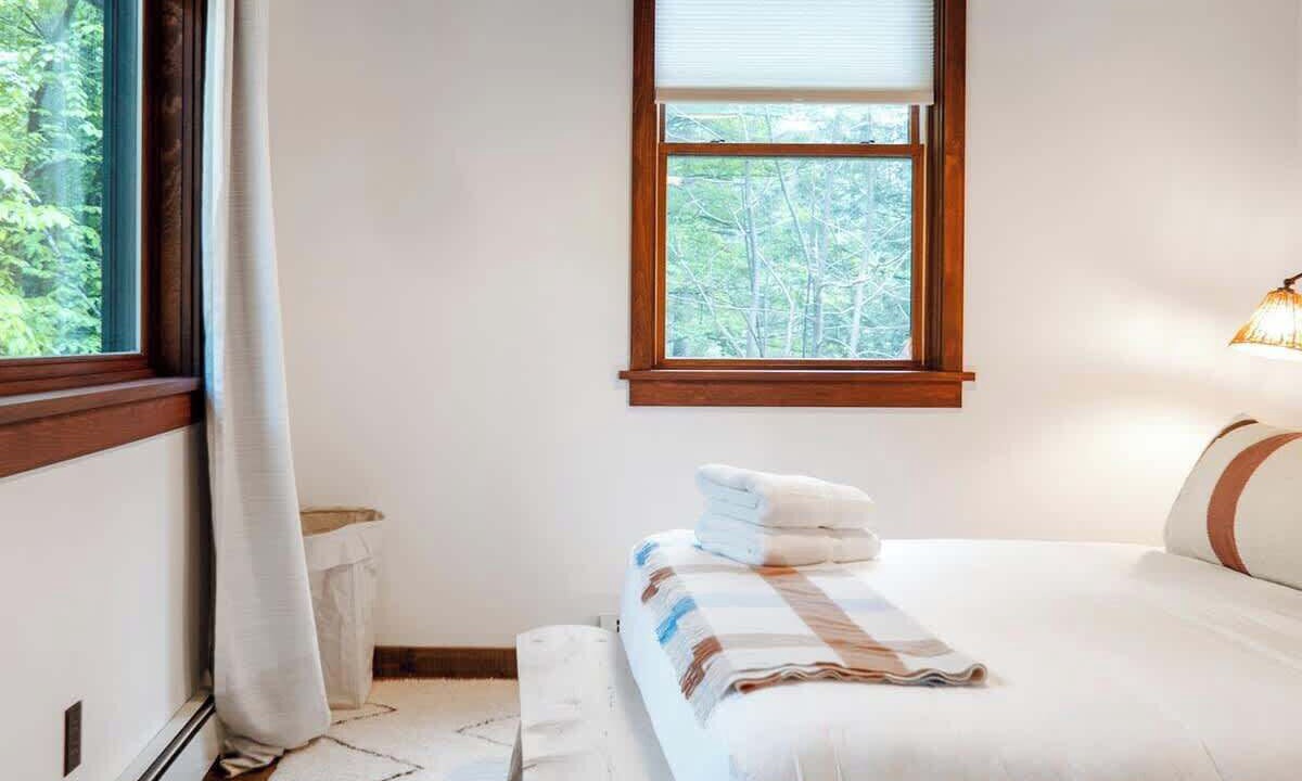 Photo of Bedroom in Lanesville