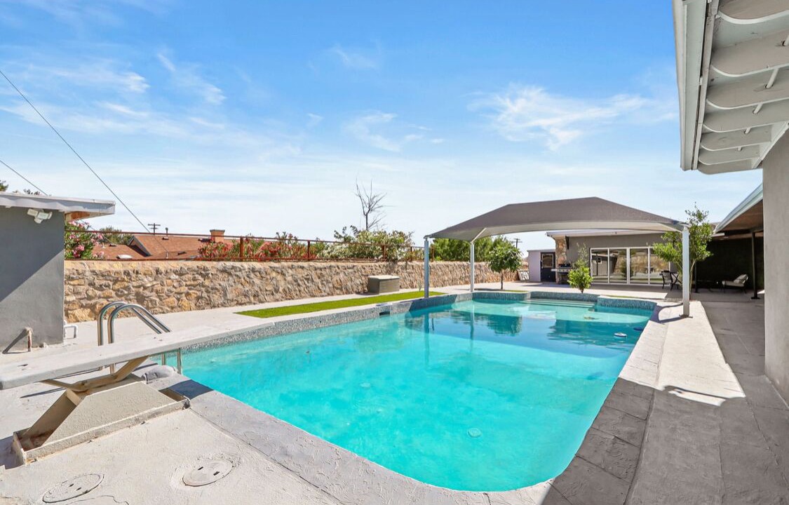 Photo of Outdoor in Mission Hills South