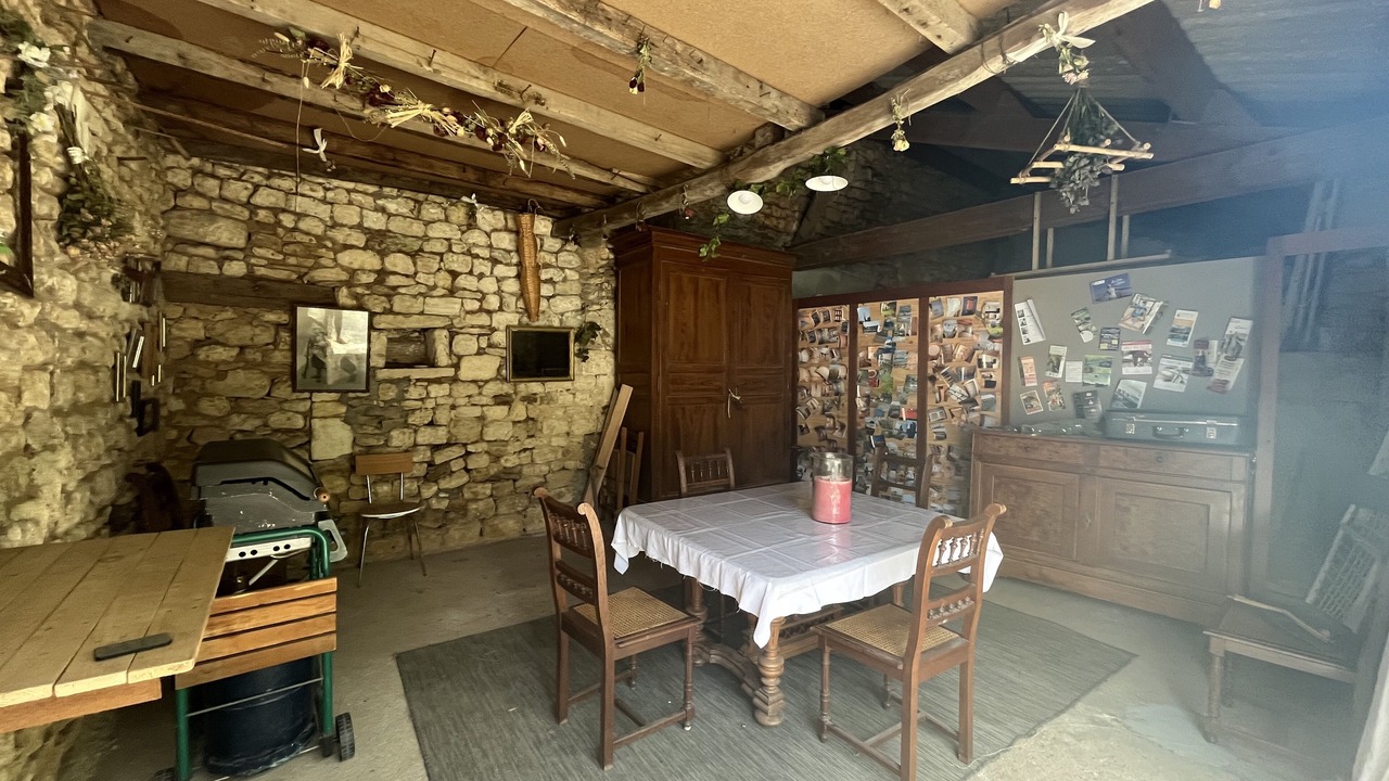 Photo of Others in Taillant