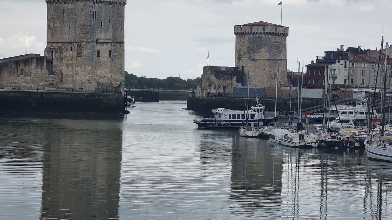 Photo of Others in Taillant