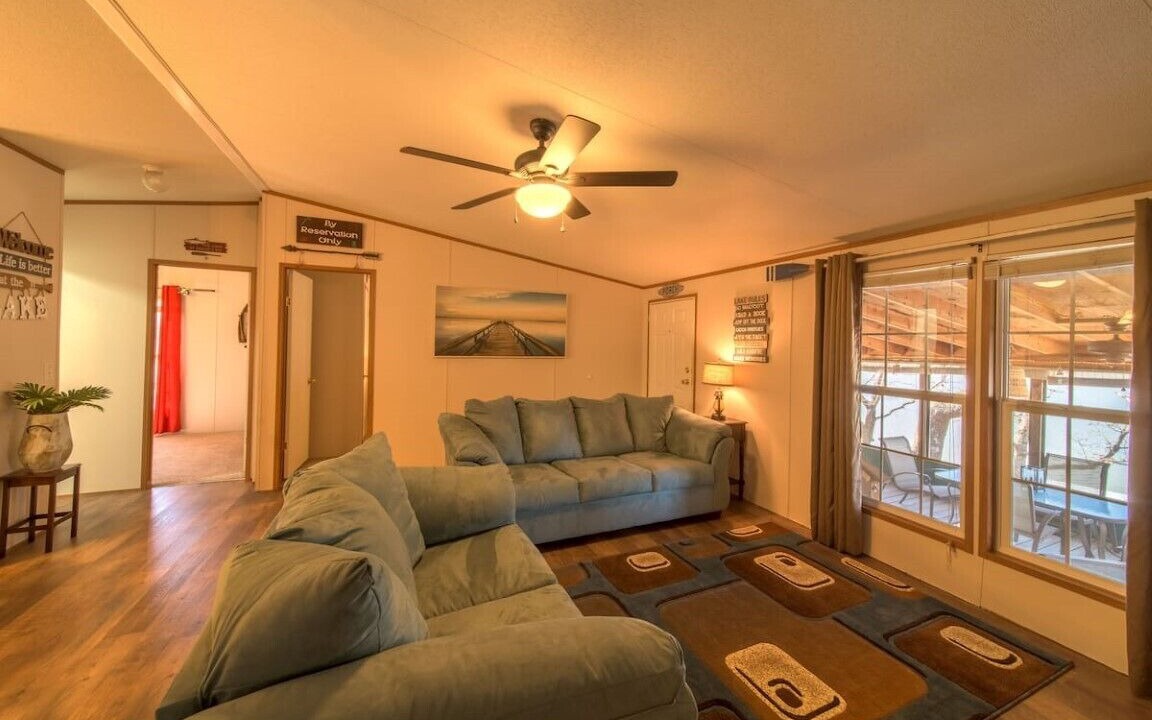 Photo of Livingroom in Jay
