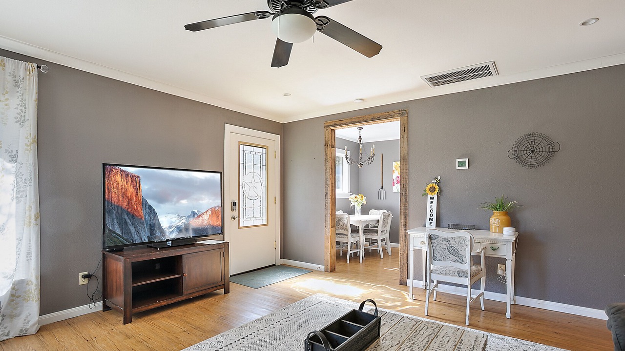 Photo of Livingroom in Central Point