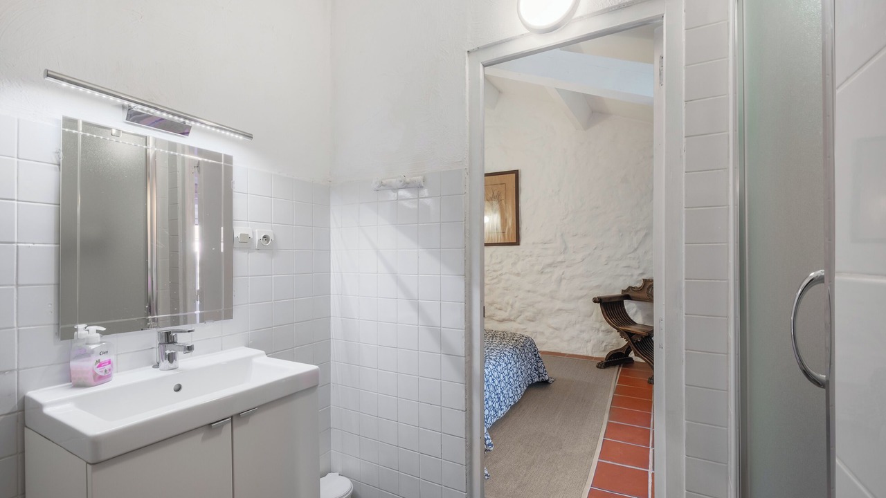 Photo of Bathroom in Labastide-de-Virac