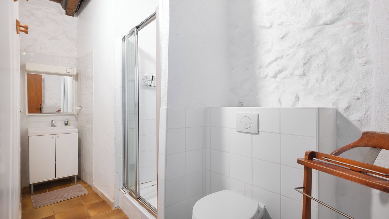 Photo of Bathroom in Labastide-de-Virac