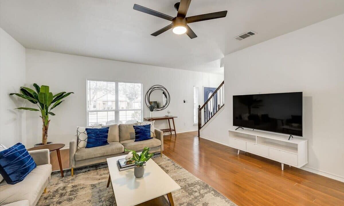 Photo of Livingroom in Rowlett
