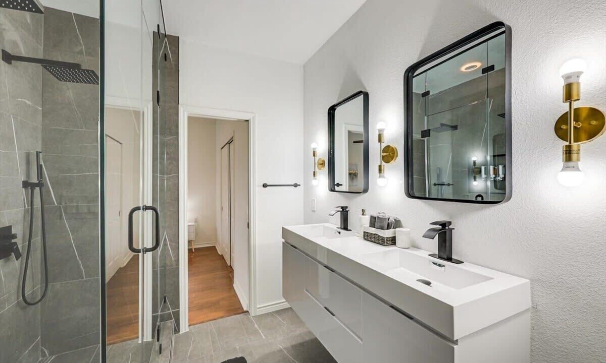 Photo of Bathroom in Rowlett