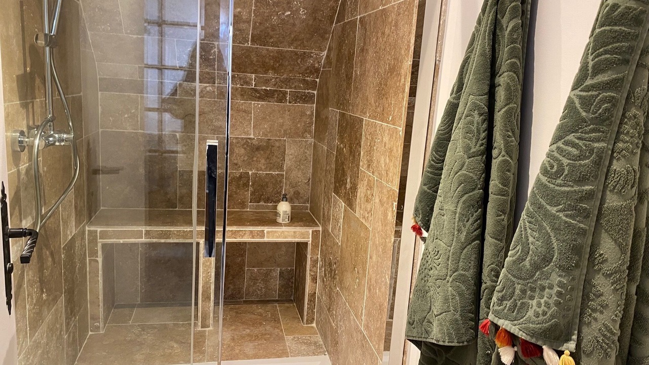 Photo of Bathroom in Yevre-le-Chatel