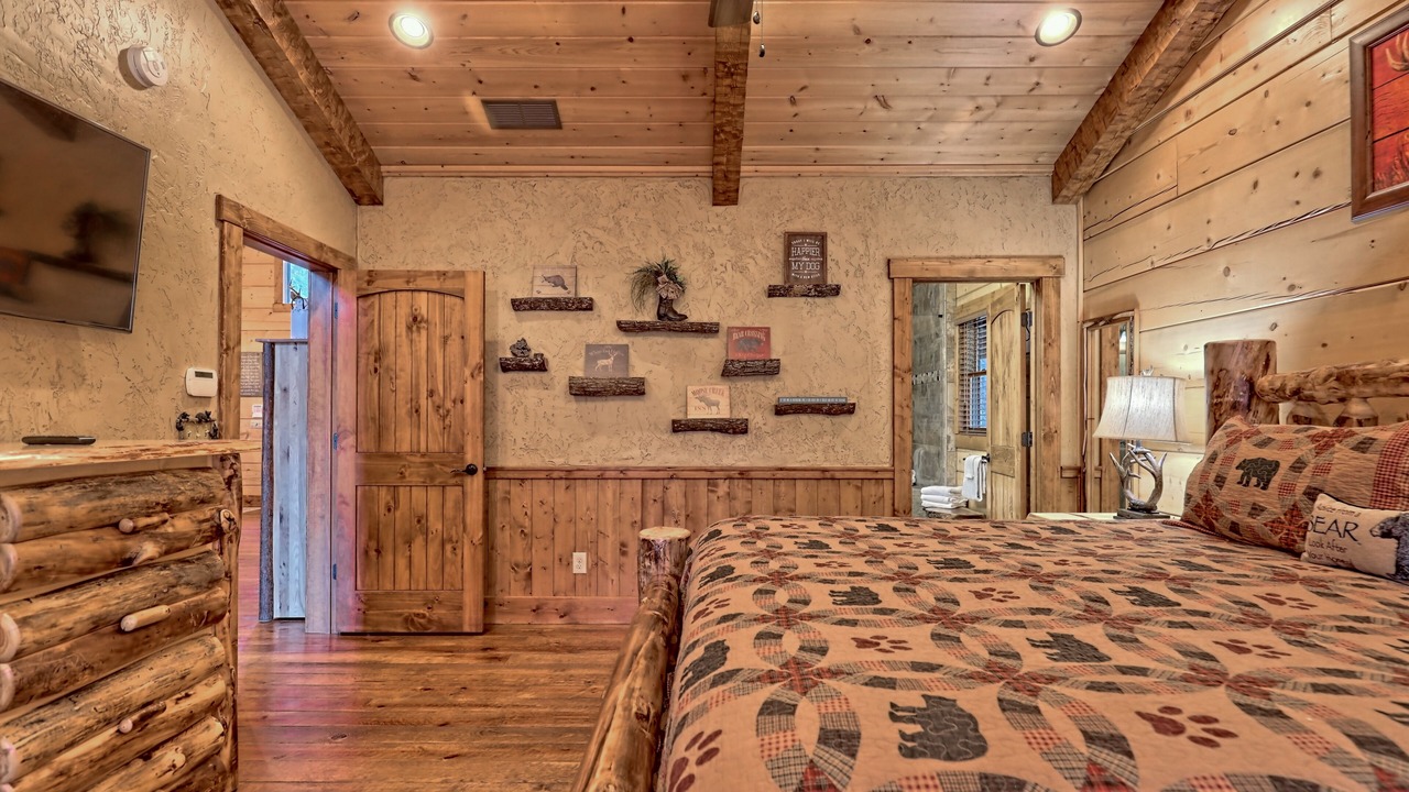 Photo of Bedroom in East Ellijay