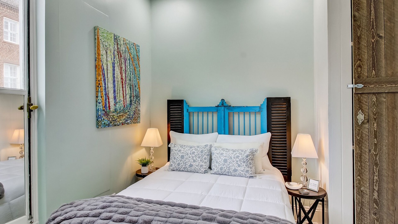 Photo of Bedroom in Historic District - North