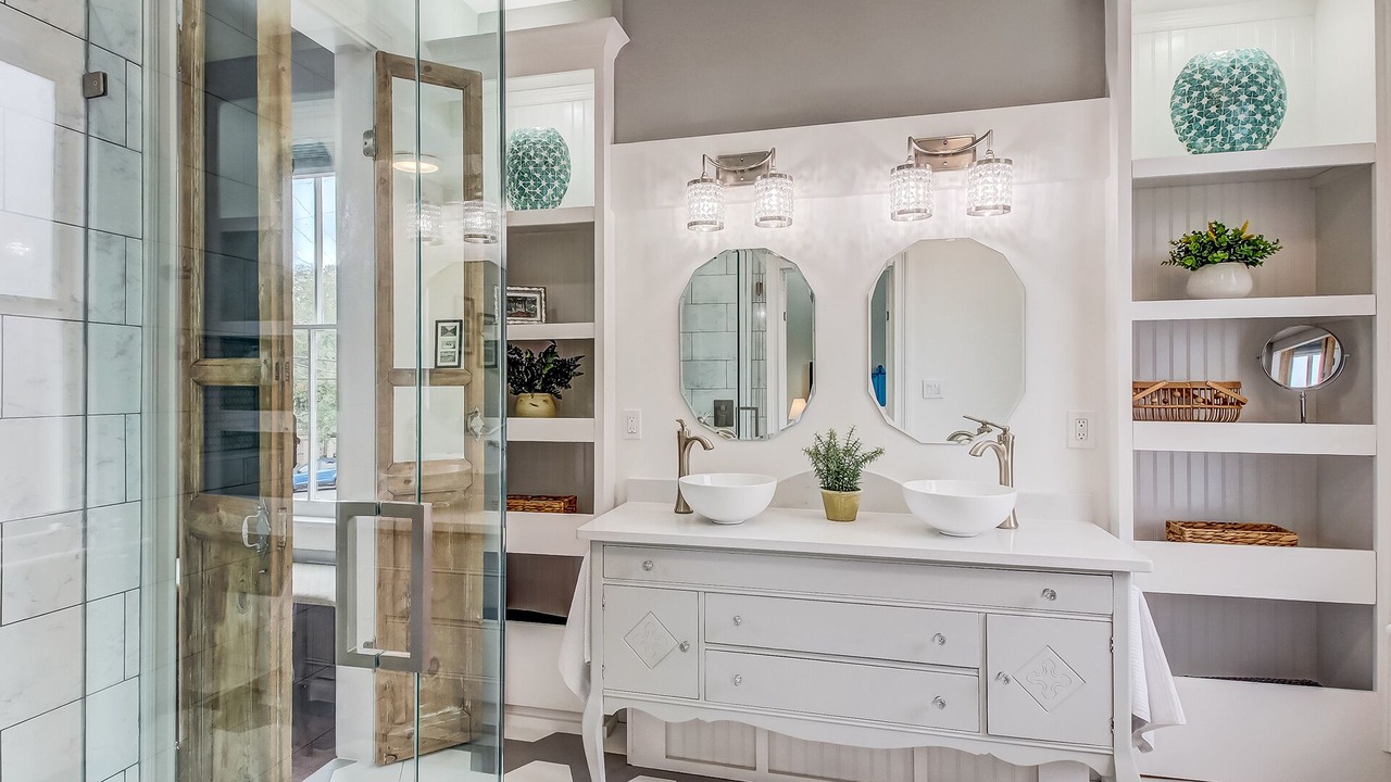 Photo of Bathroom in Historic District - North