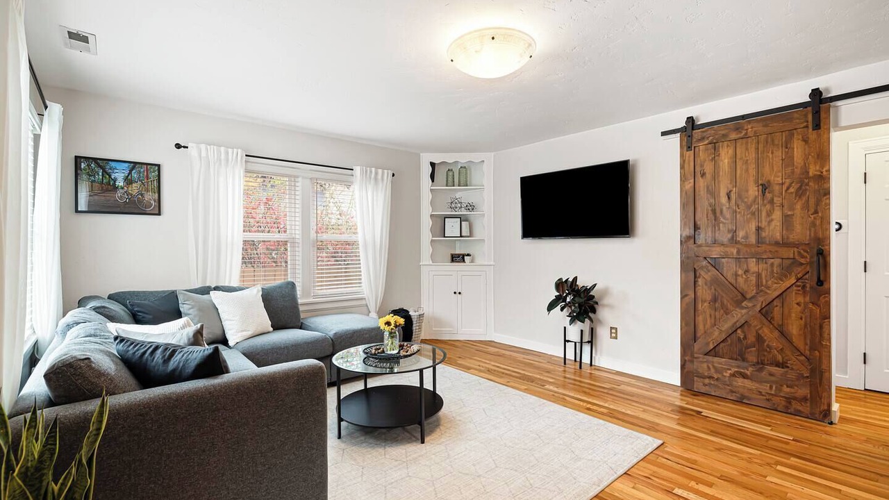 Photo of Livingroom in North End