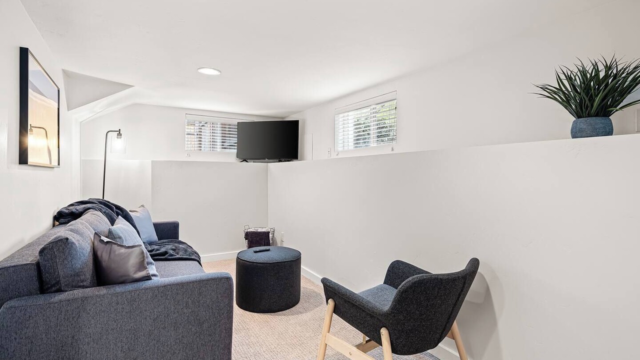 Photo of Livingroom in North End