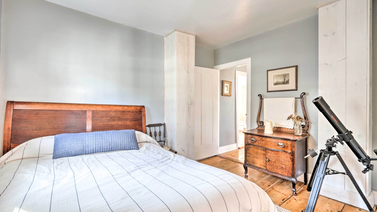 Photo of Bedroom in Marble Dale