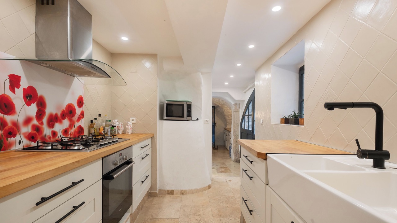 Photo of Kitchen in Labastide-de-Virac