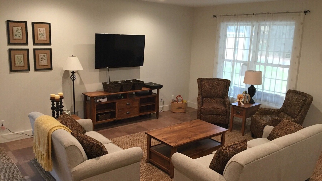 Photo of Livingroom in Cooperstown