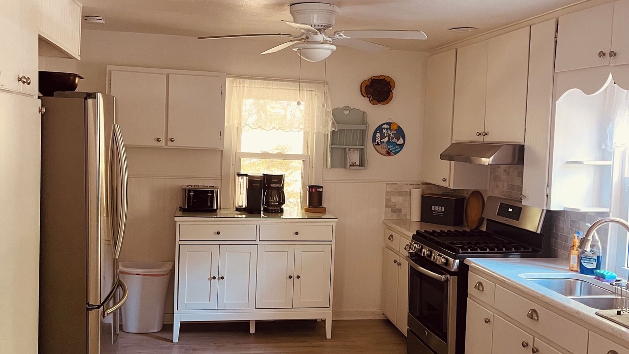 Photo of Kitchen in Higgins Lake