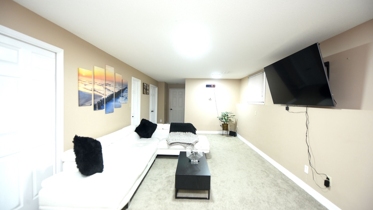 Photo of Livingroom in Bayridge West