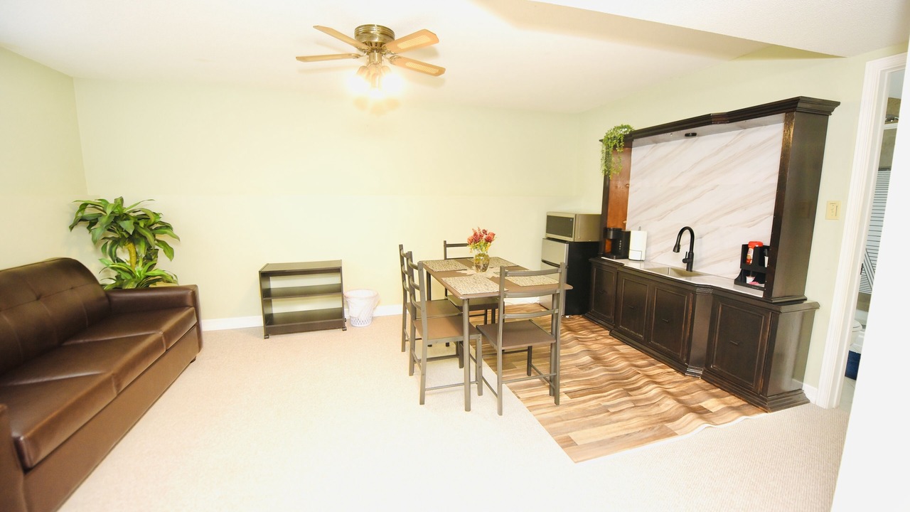 Photo of Livingroom in Bayridge West
