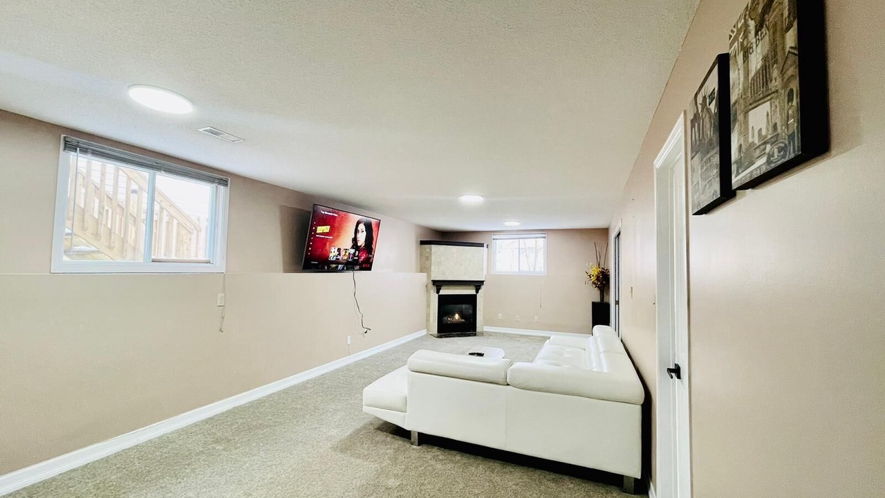 Photo of Livingroom in Bayridge West