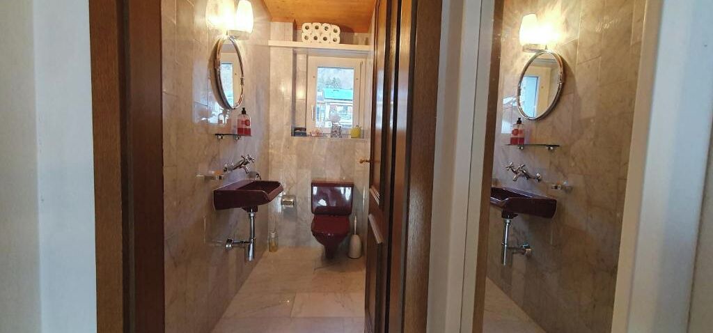 Photo of Bathroom in Jenins