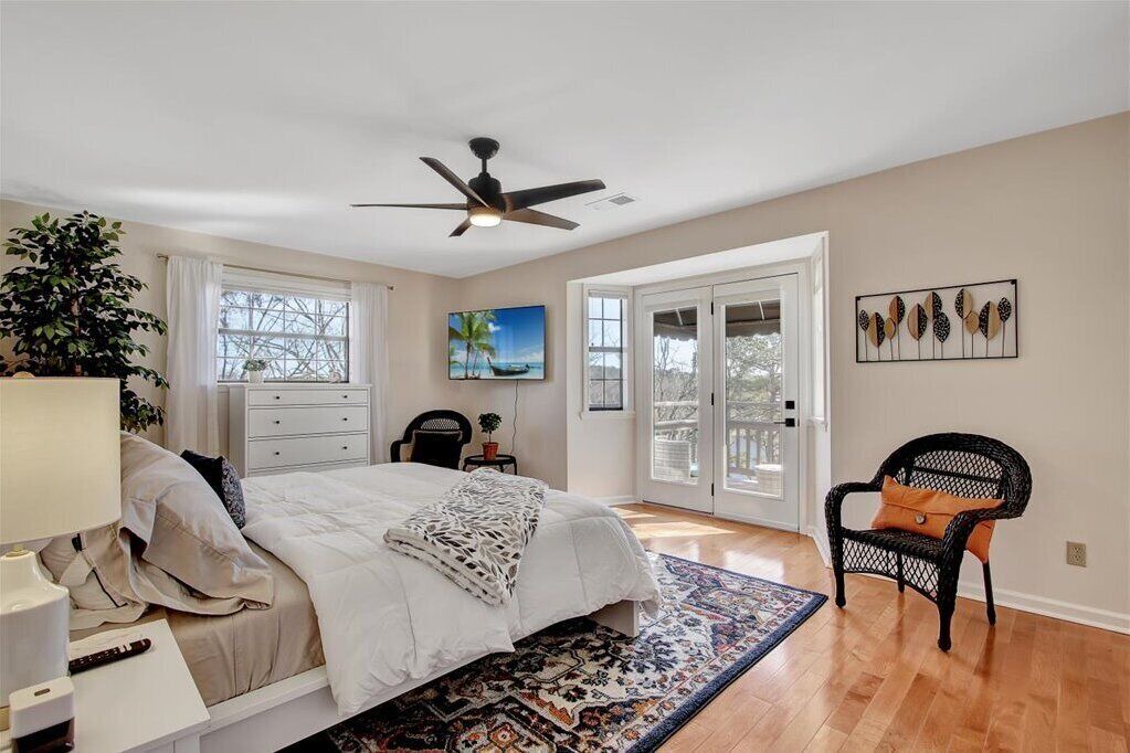 Photo of Bedroom in Lake Hamilton