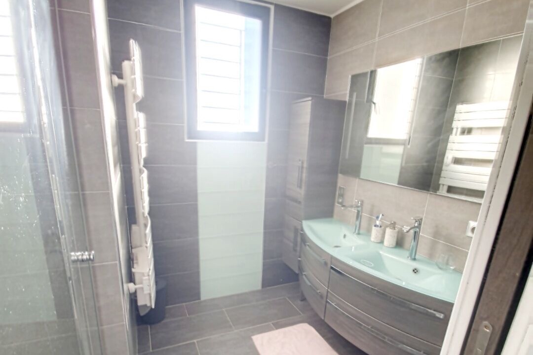 Photo of Bathroom in Saint-Jean-de-Vedas